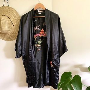 100% SILK Vintage Authentic Embroidered Robe